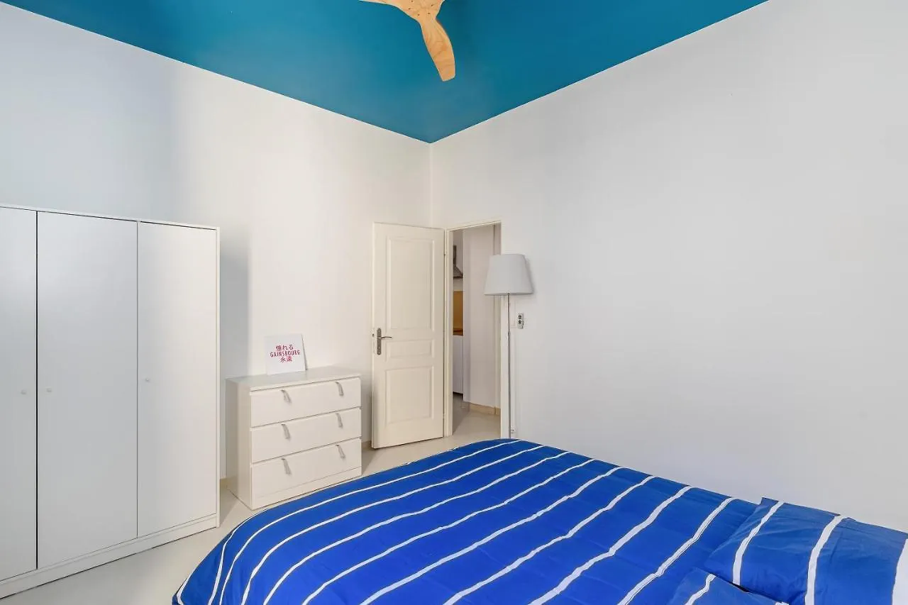 Apartment Place De Rome Marseille France